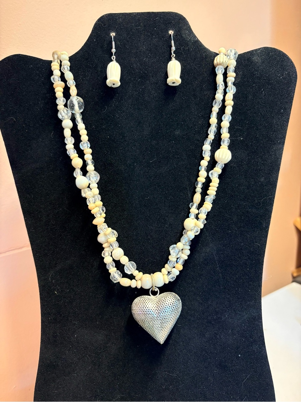 2 piece vintage earring and necklace set in shades of cream